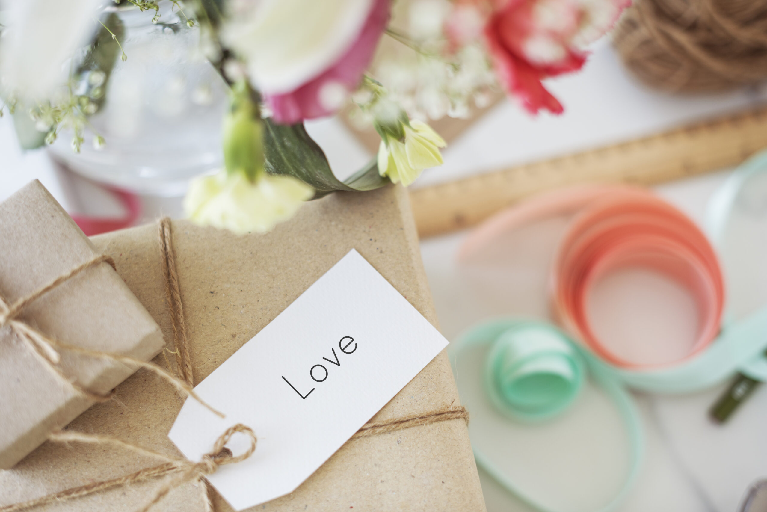 Why You Should Give a Unique Wedding Gift? (New Ideas)